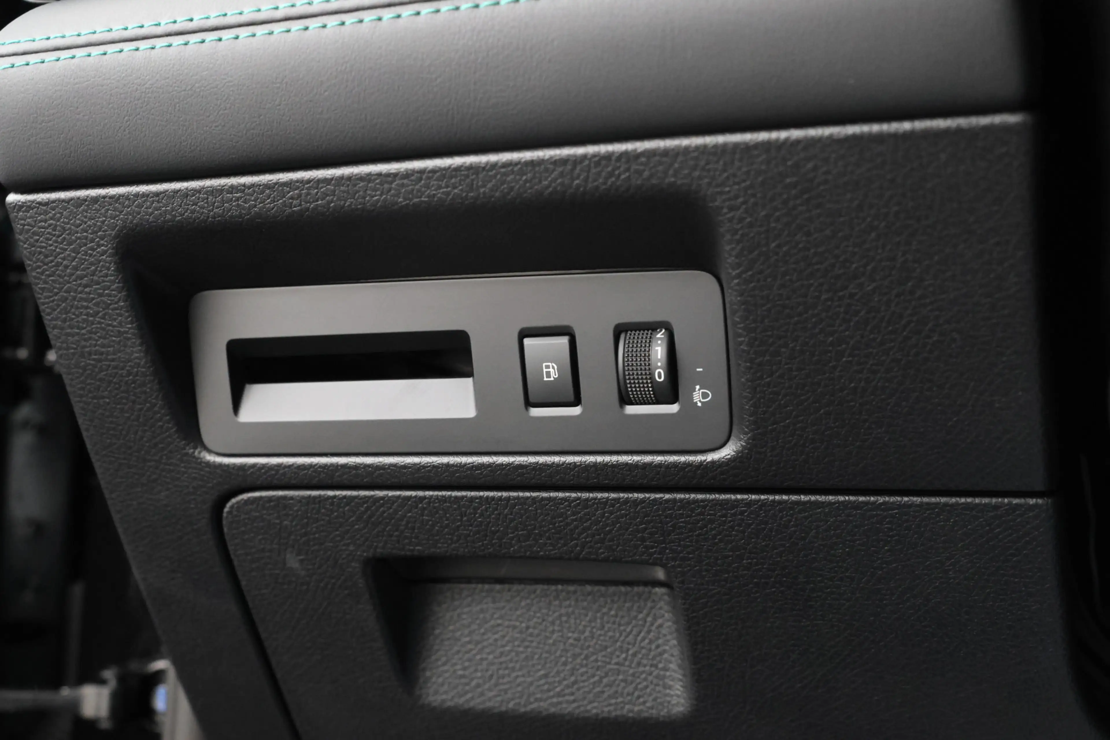 BYD Seal U 1.5 DM-i FWD Boost Full Black! — photo 21