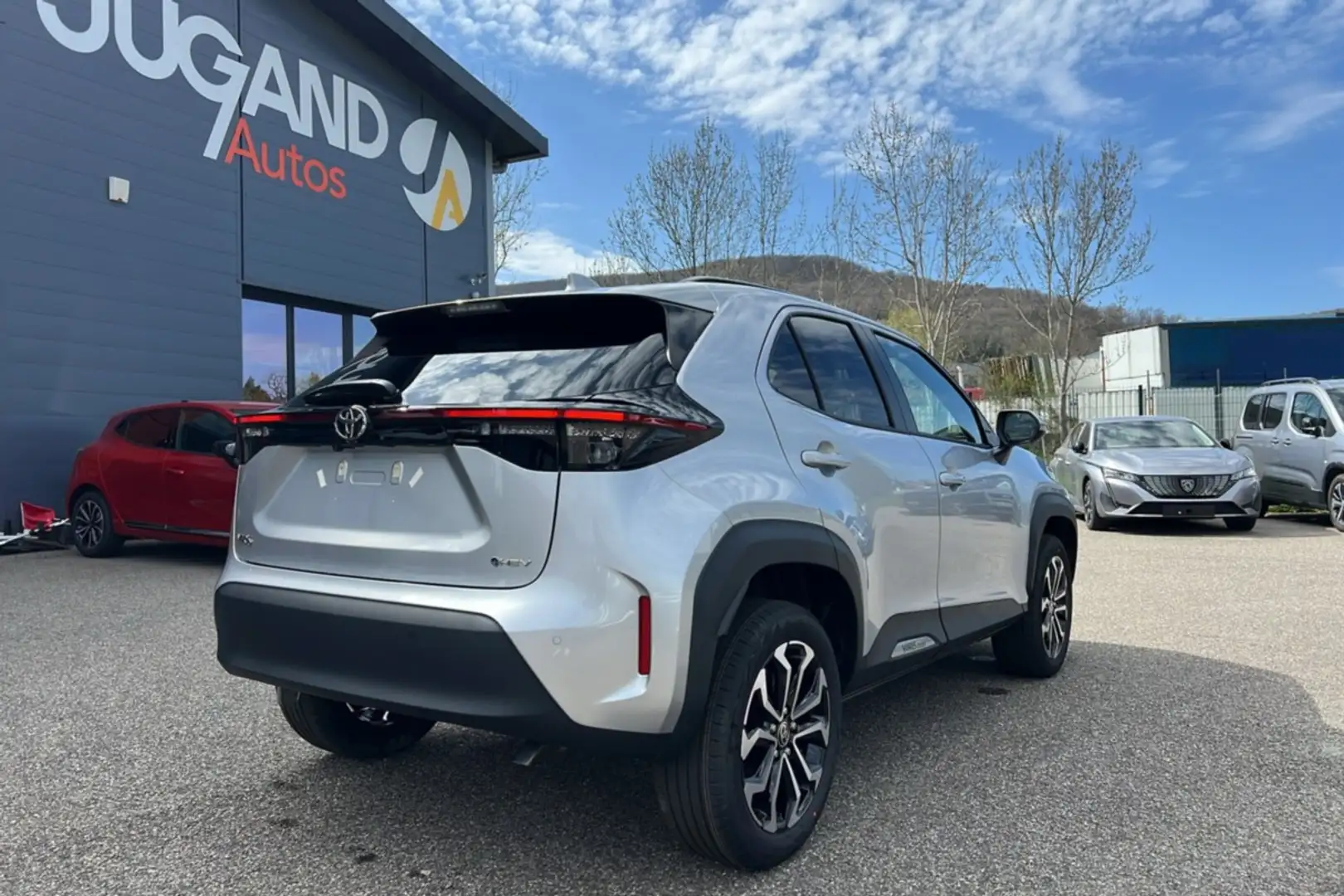 Toyota Yaris Cross HYBRIDE 116 DESIGN PLUS Gris - 2