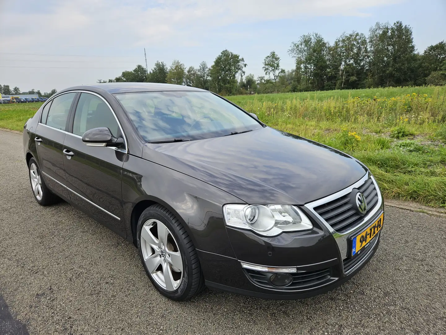 Volkswagen Passat 2.0 TFSI Sportline Business Bruin - 2