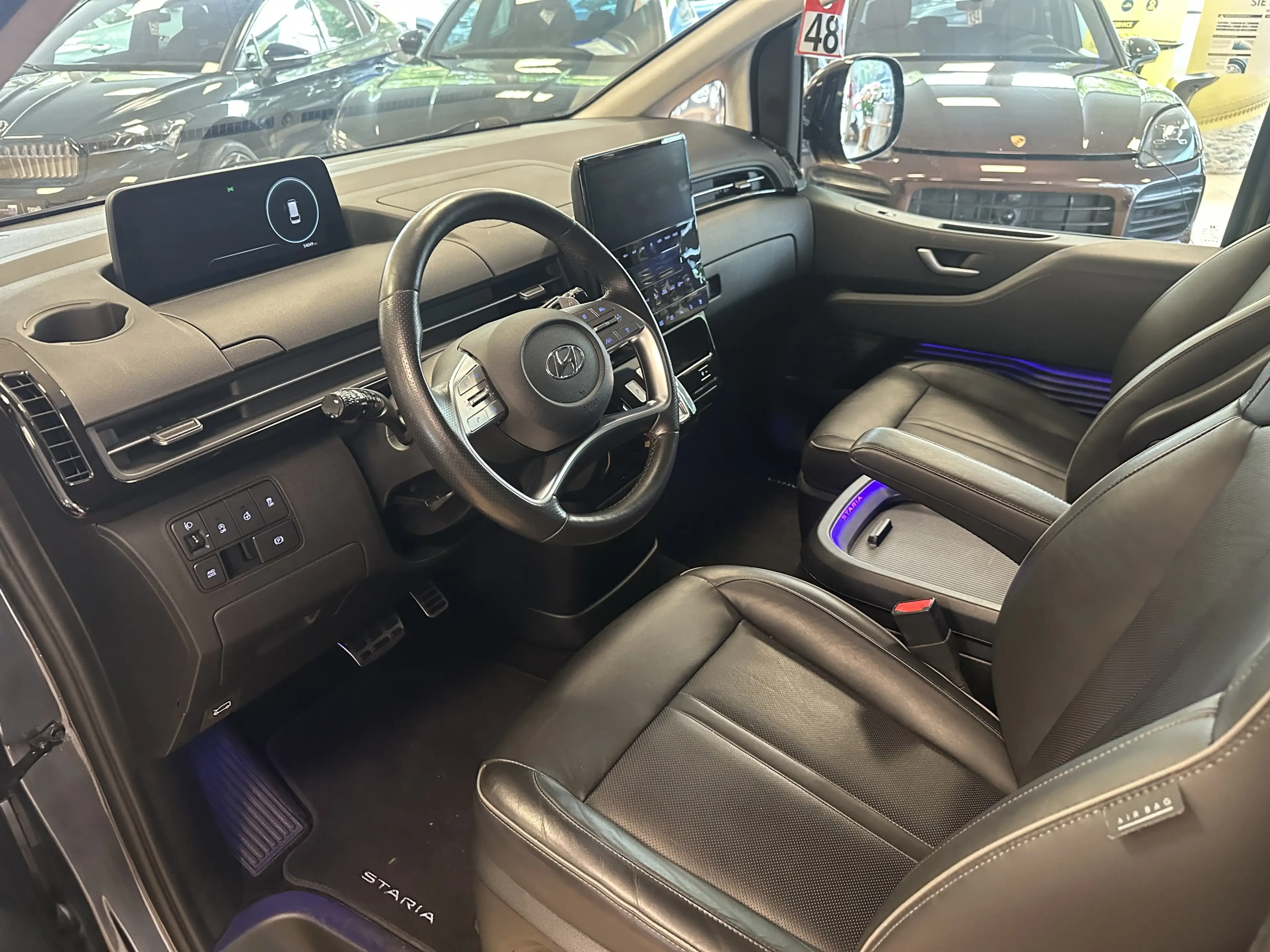 Hyundai STARIA Signature*4WD*GARANTIE*NSCC*BOSE*Leder* — photo 11
