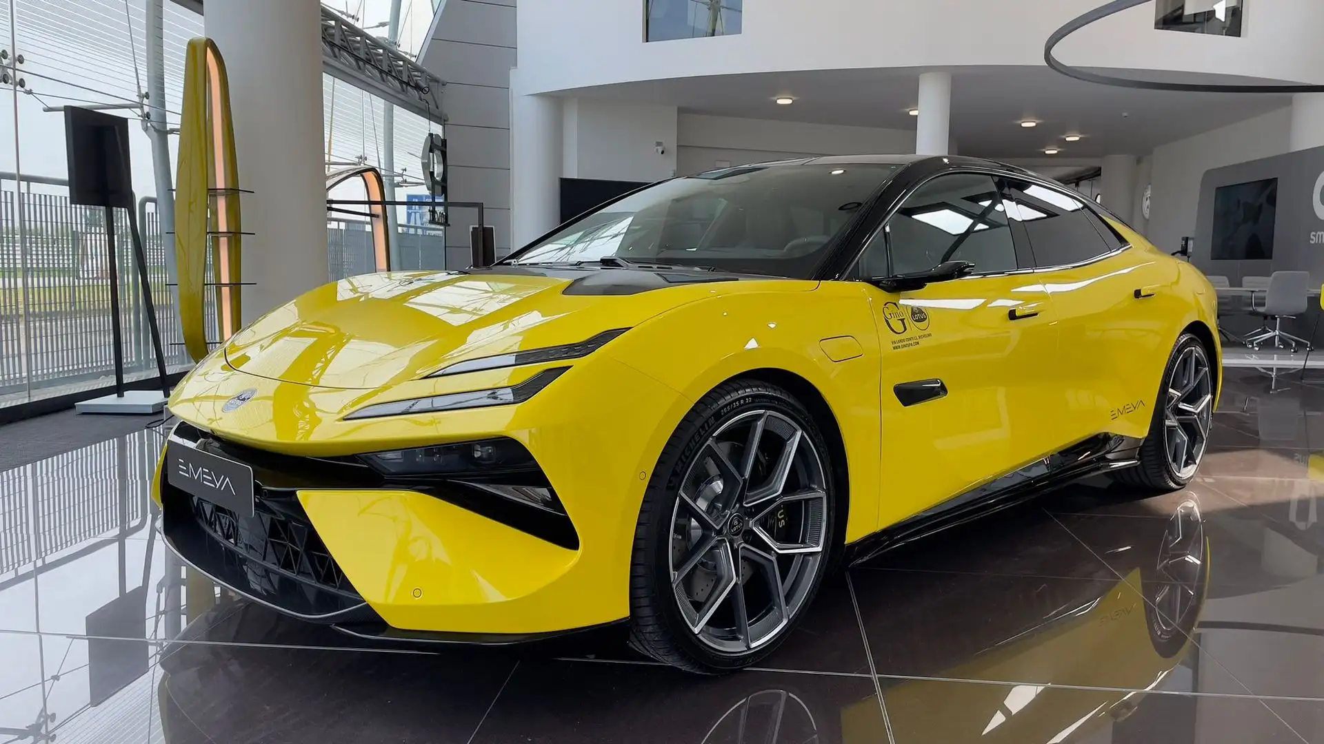 Lotus S Yellow - 1