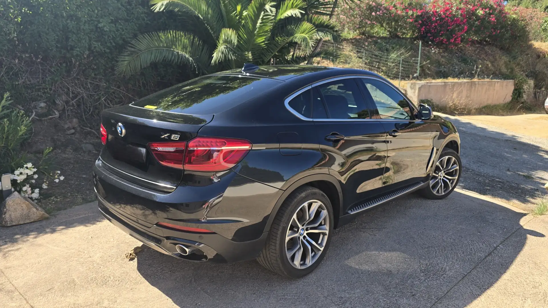 BMW X6 xDrive30d 258 ch Exclusive Noir - 1