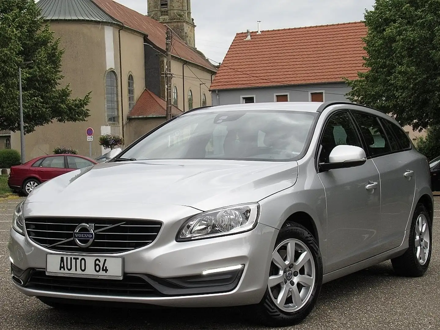 Volvo V60 V60 2.0 120CV BV6 01/2018 140000km Gris - 1