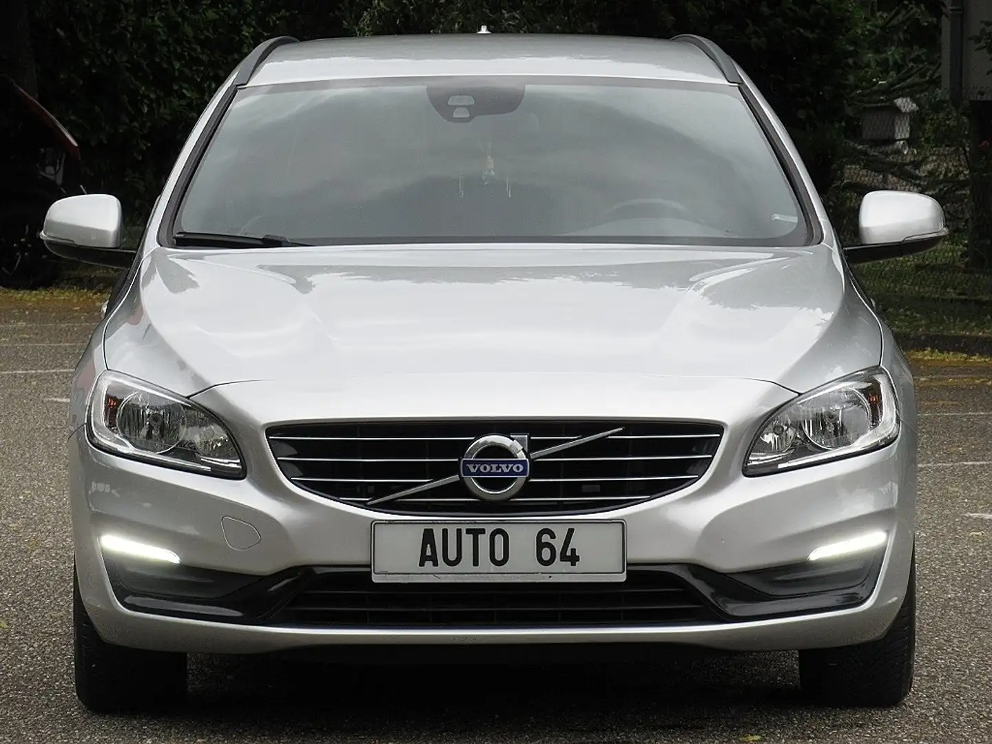 Volvo V60 V60 2.0 120CV BV6 01/2018 140000km Gris - 2