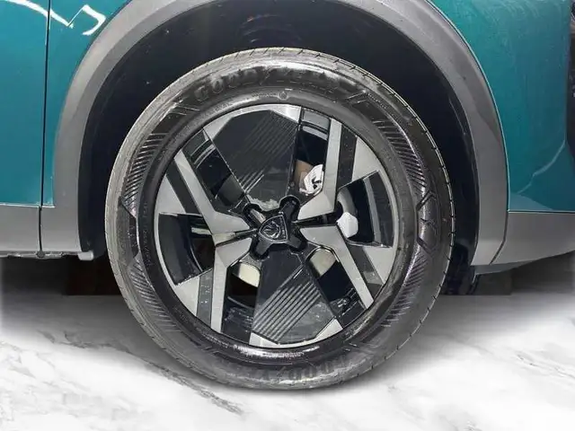 Peugeot 2008 view 8