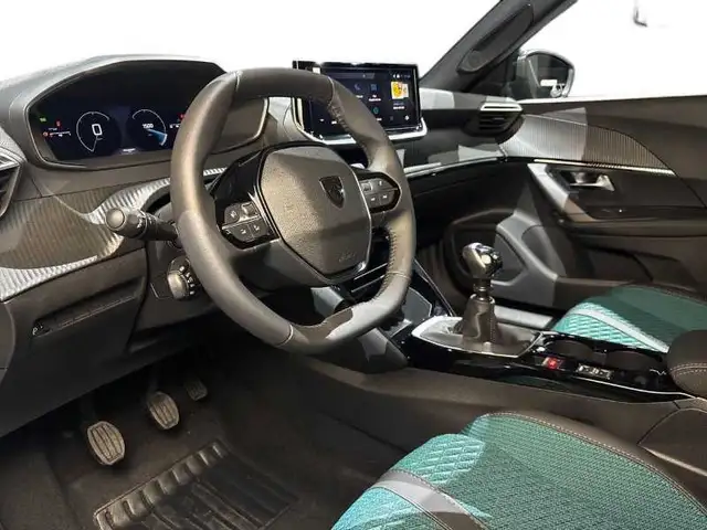 Peugeot 2008 view 11