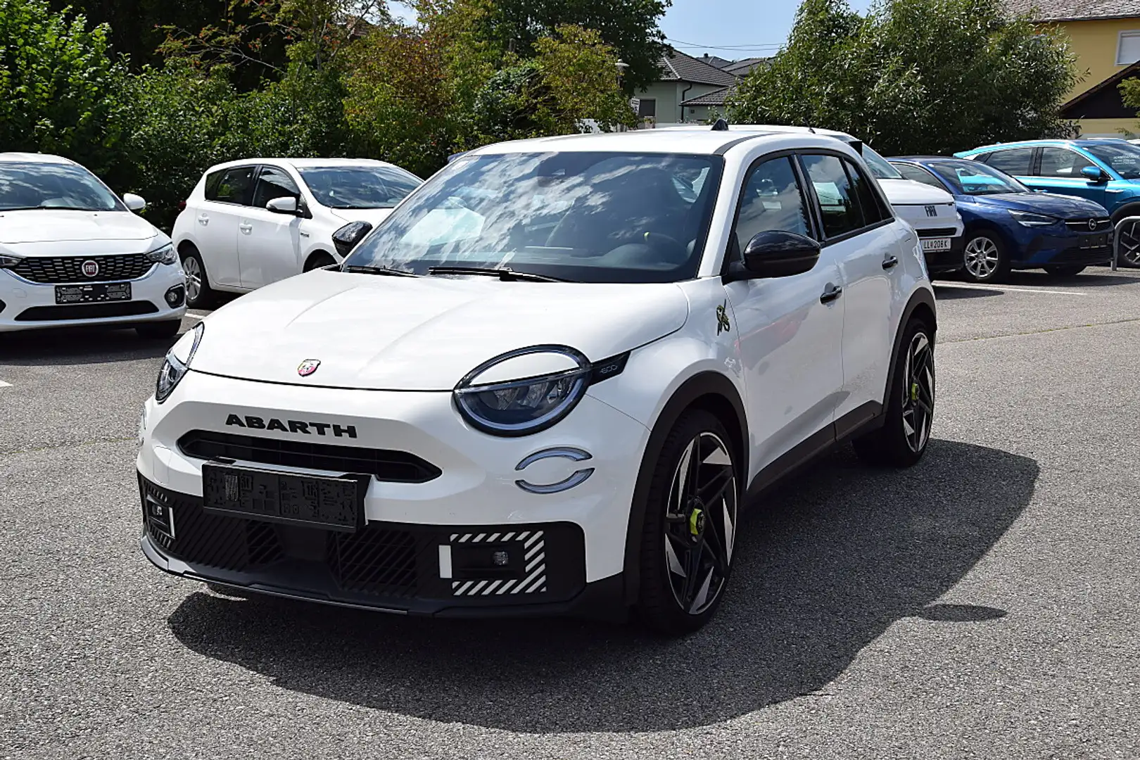 Abarth 600e Turismo Weiß - 1