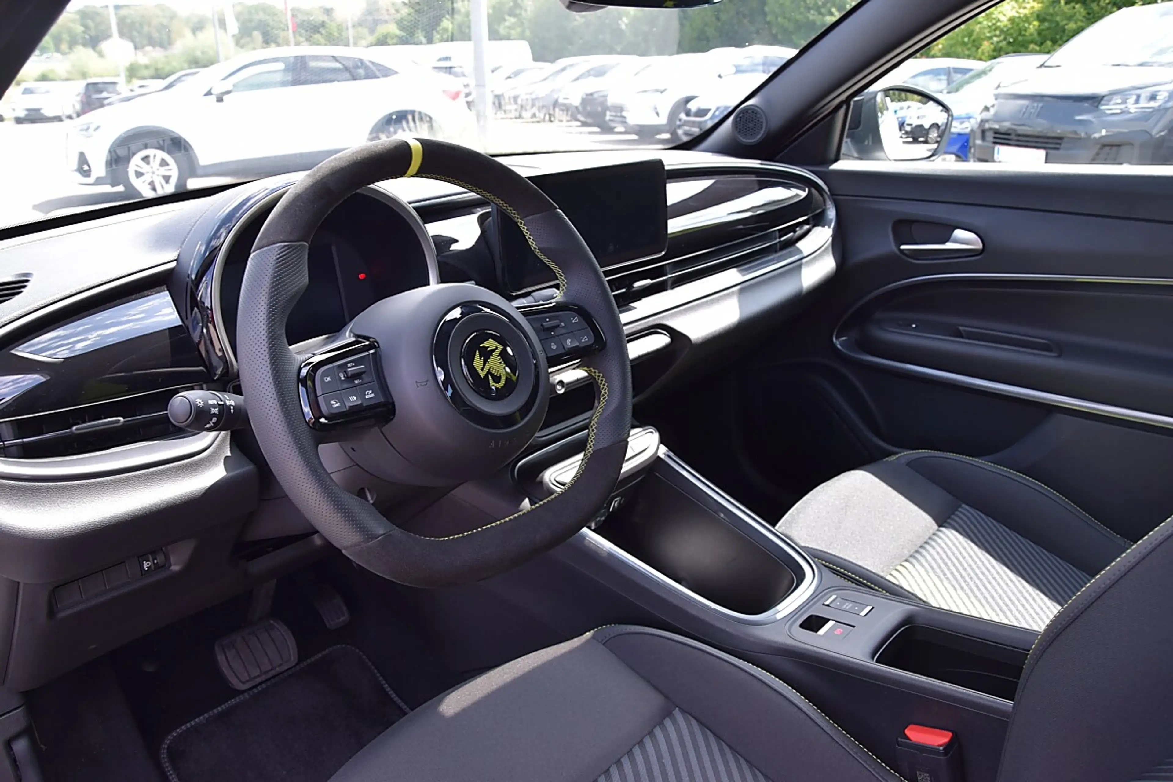 Abarth 600e Turismo — photo 11