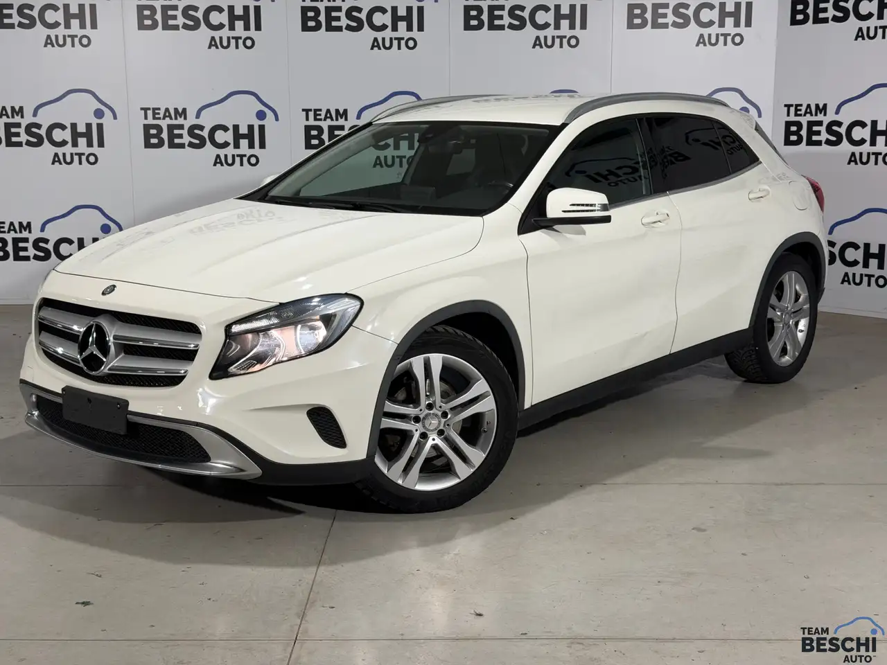 Mercedes-Benz GLA 200
