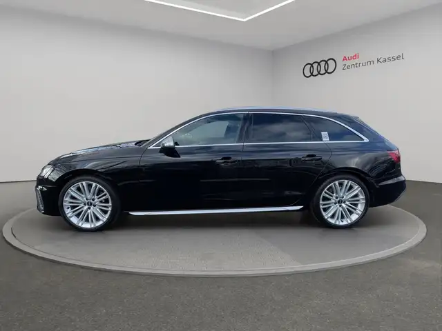 Audi S4 view 4