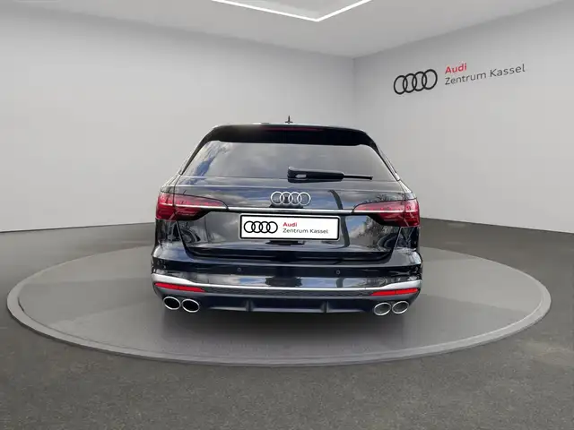 Audi S4 view 6