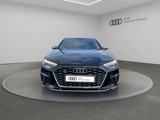 Audi S4 view 10
