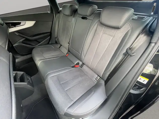 Audi S4 view 18