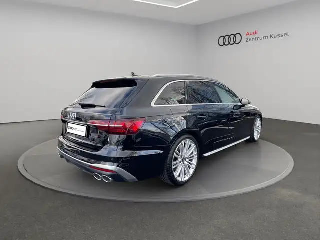 Audi S4 view 7