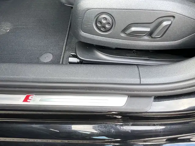 Audi S4 view 23