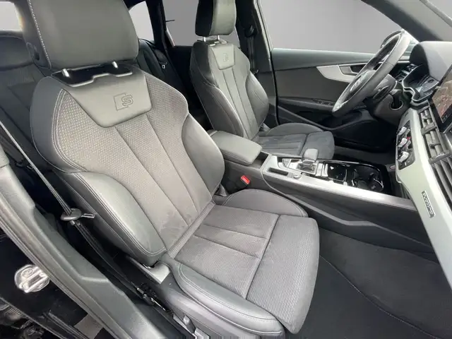 Audi S4 view 19