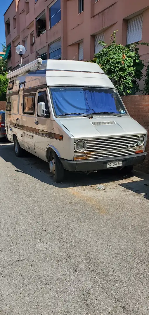 Iveco Daily camper - 1