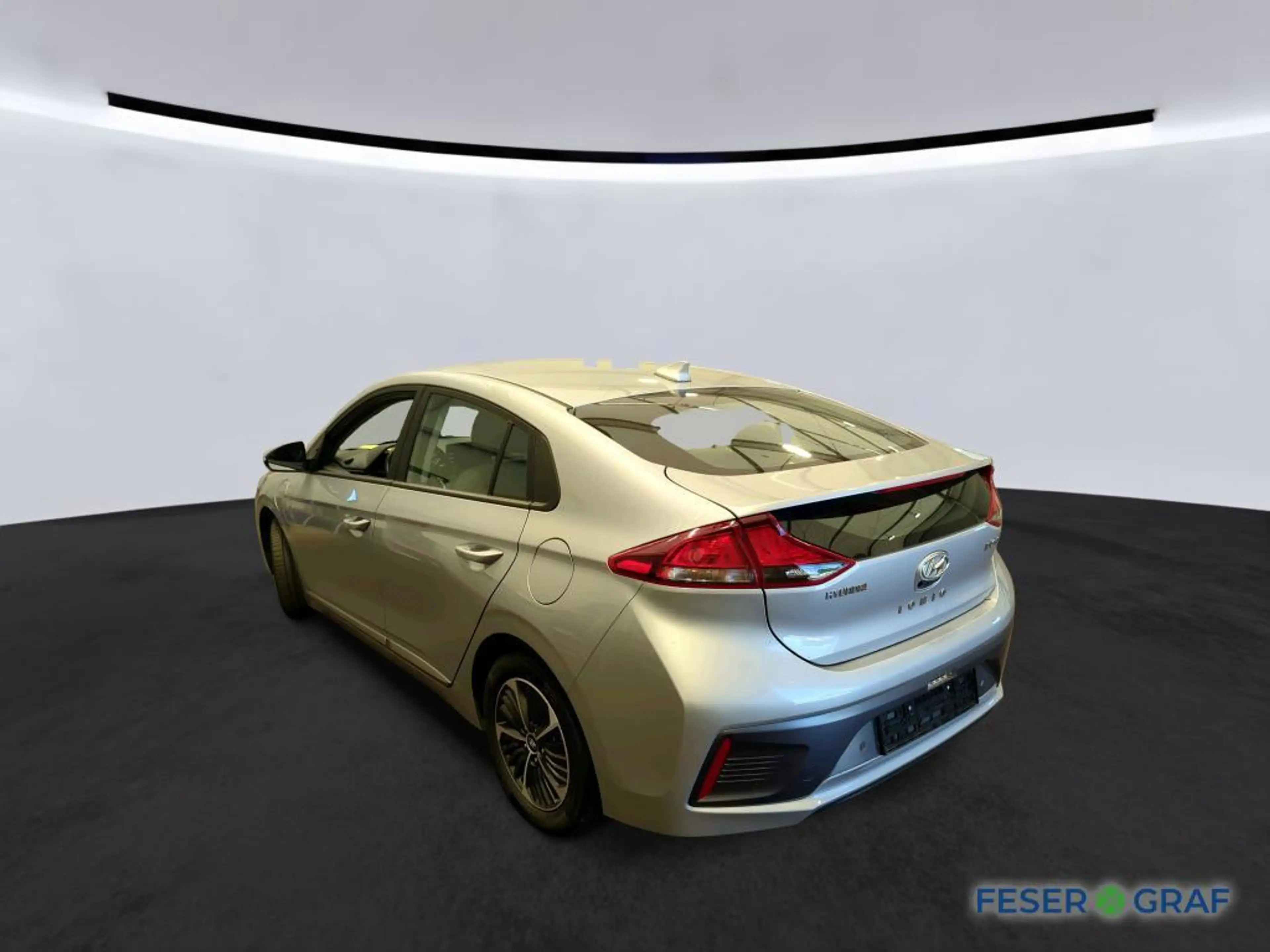 Hyundai IONIQ Plug-In Hybrid 1.6 GDi Trend — photo 3