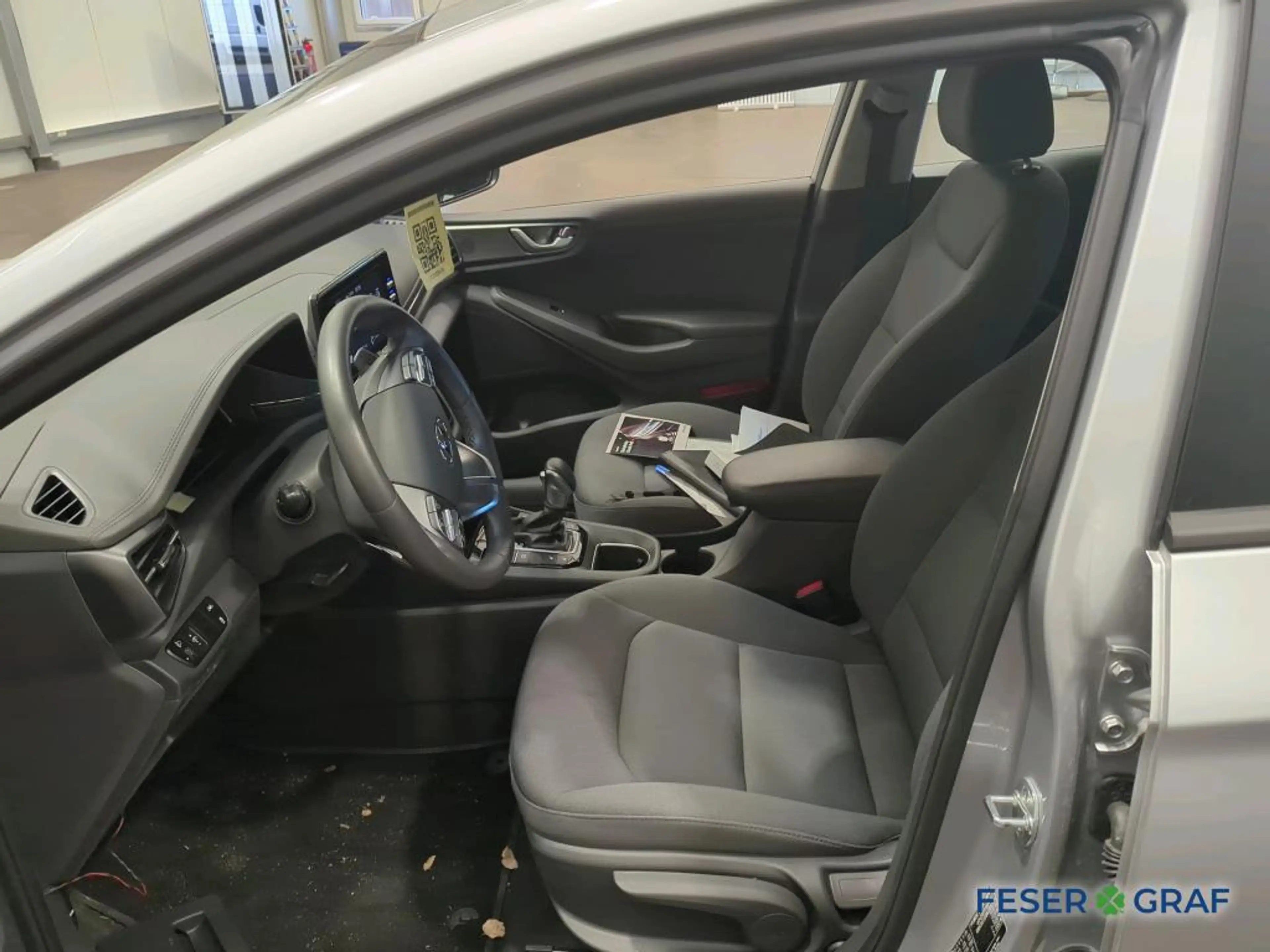 Hyundai IONIQ Plug-In Hybrid 1.6 GDi Trend — photo 11