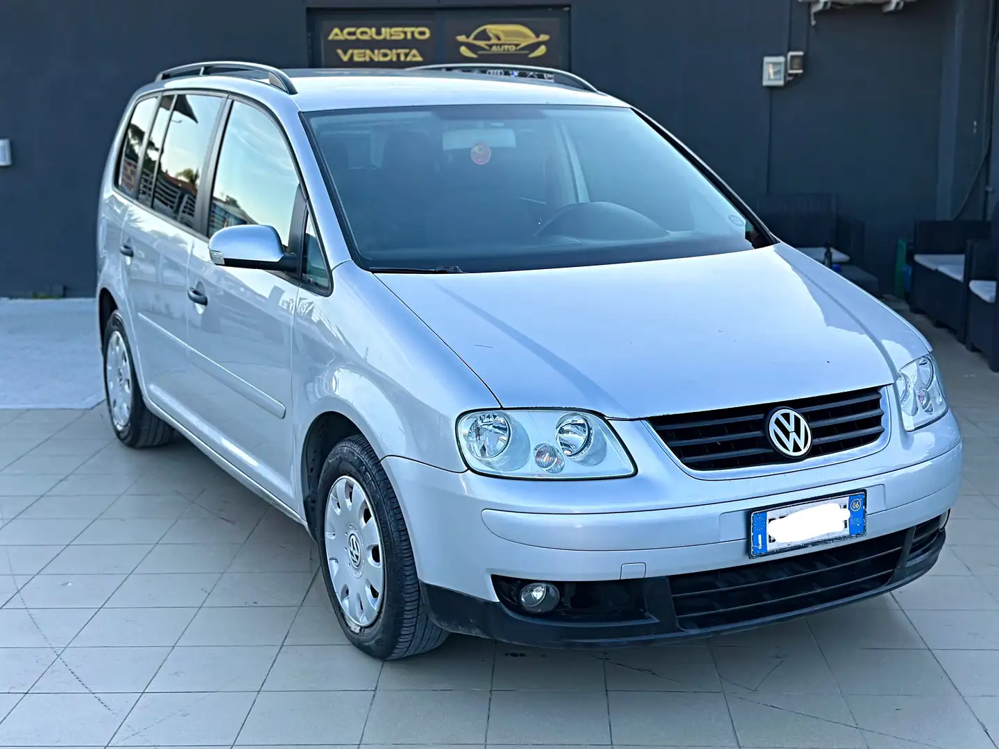 Volkswagen Touran 1.9 tdi Trendline 105cv  Garanzia 12 Mesi - 1