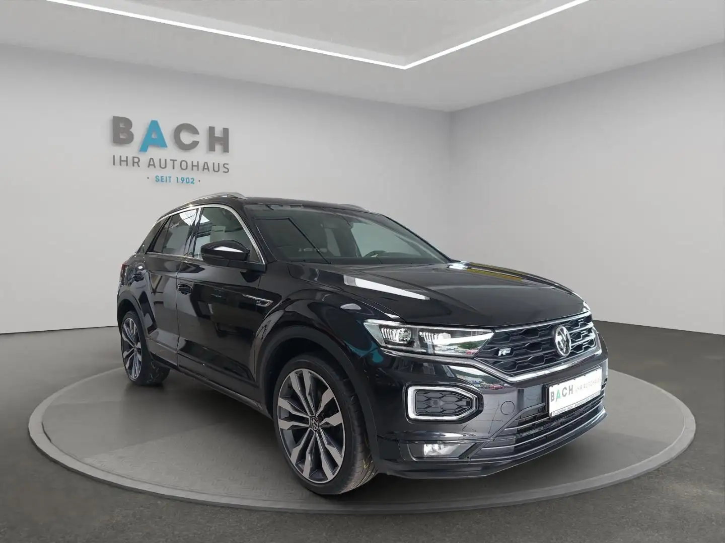 Volkswagen T-Roc R-Line DSG  AHK Pano Navi Schwarz - 2