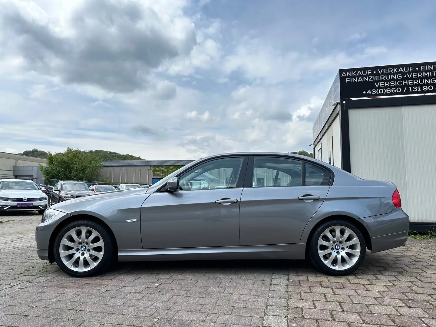 BMW 318 d Österreich-Paket Finanzierung möglich Grau - 2