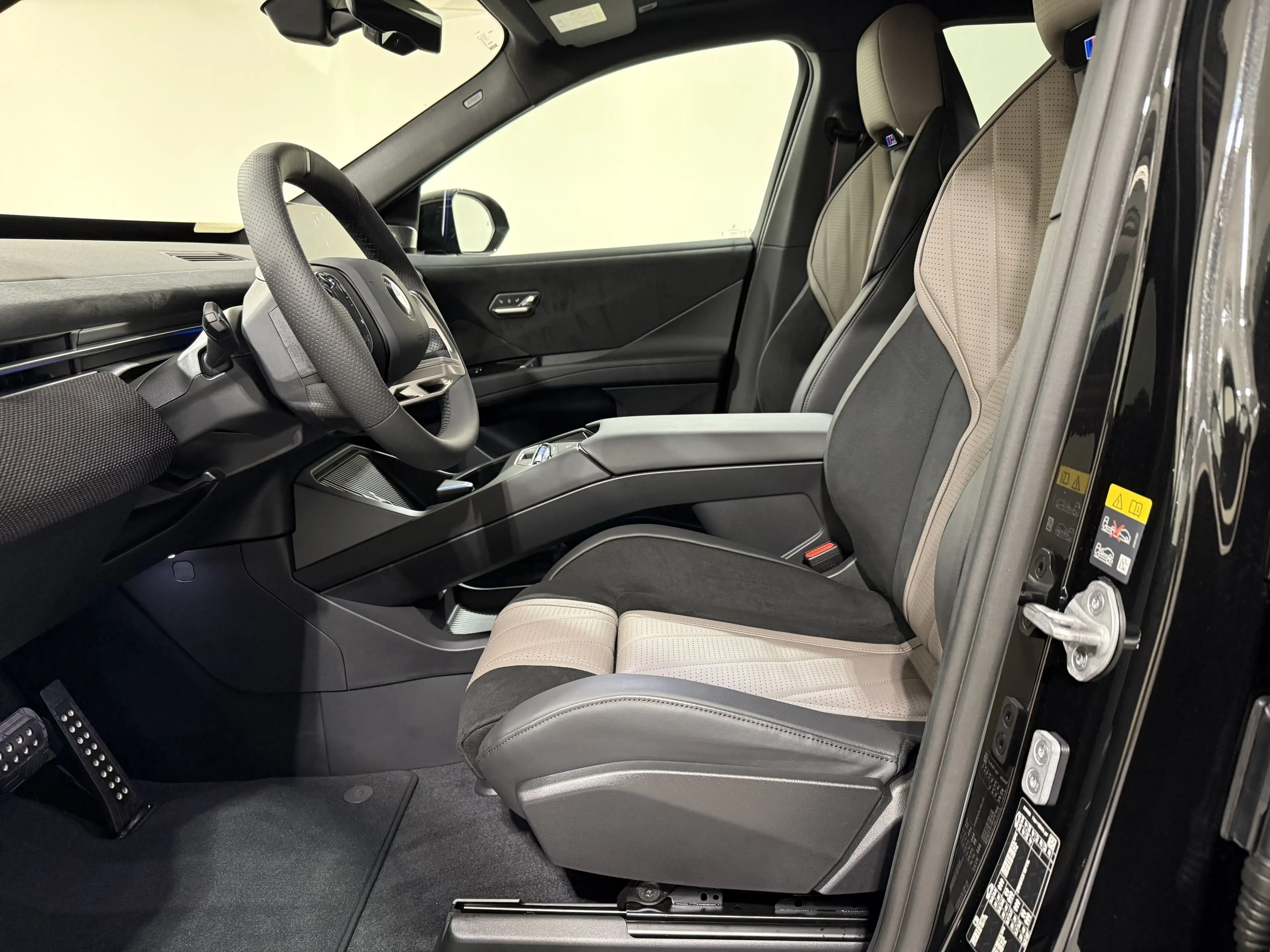 BMW iX3 50 xDrive M Sport Pro DA+ PA+ BMW 3D-HUD HK AHK — photo 10