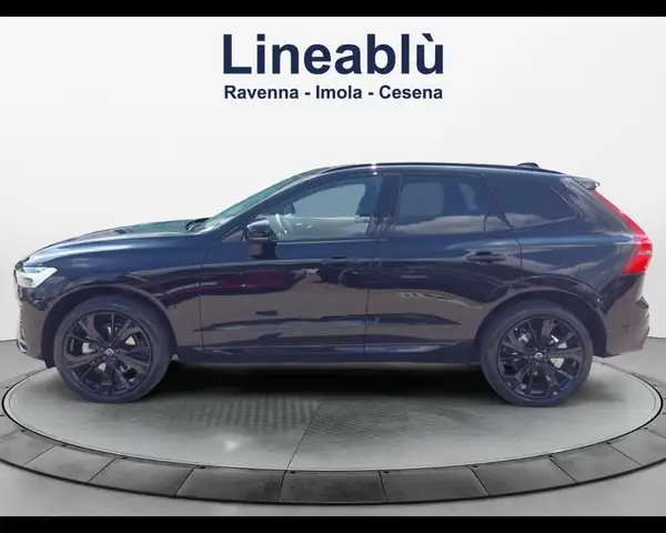 Volvo XC60 view 2