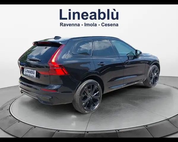 Volvo XC60 view 5