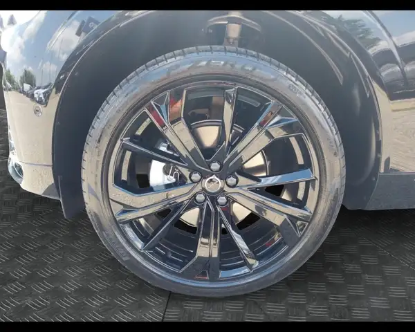Volvo XC60 view 15