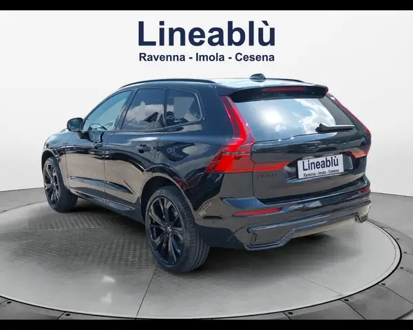Volvo XC60 view 3