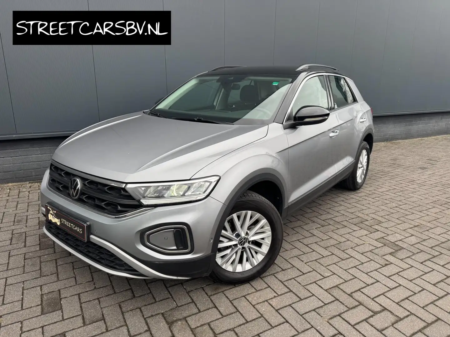Volkswagen T-Roc 1.5 TSI DSG 150PK /1e eigenaar /ACC /Carplay Silber - 1