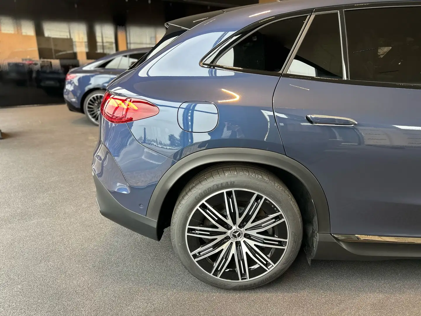 Mercedes-Benz EQE 350 EQE 350 SUV 4MATIC AMG Line PREMIUM Mavi - 2