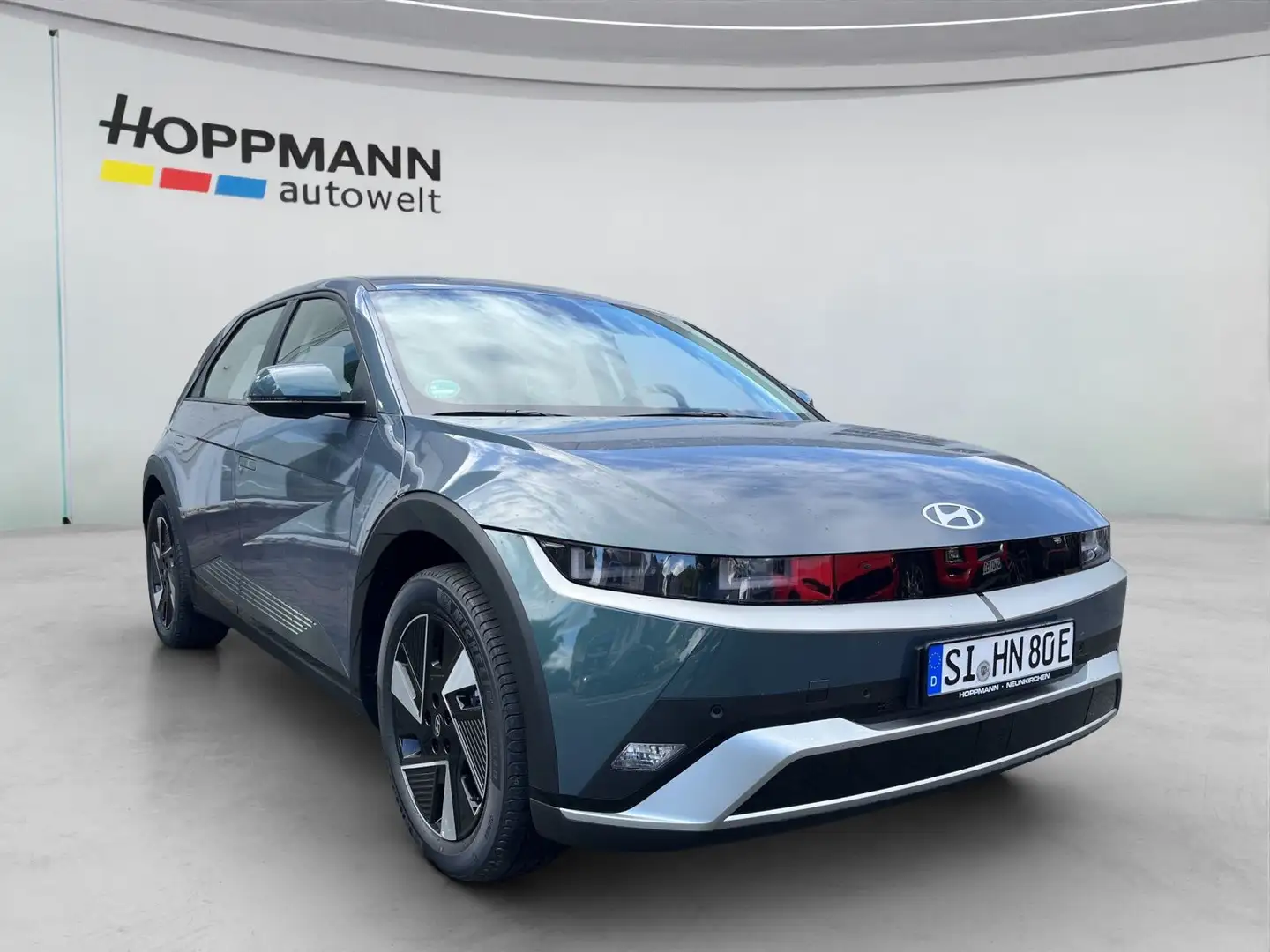 Hyundai IONIQ 5 (MY25) 63 kWh (170PS), 2WD BASIS Grau - 2
