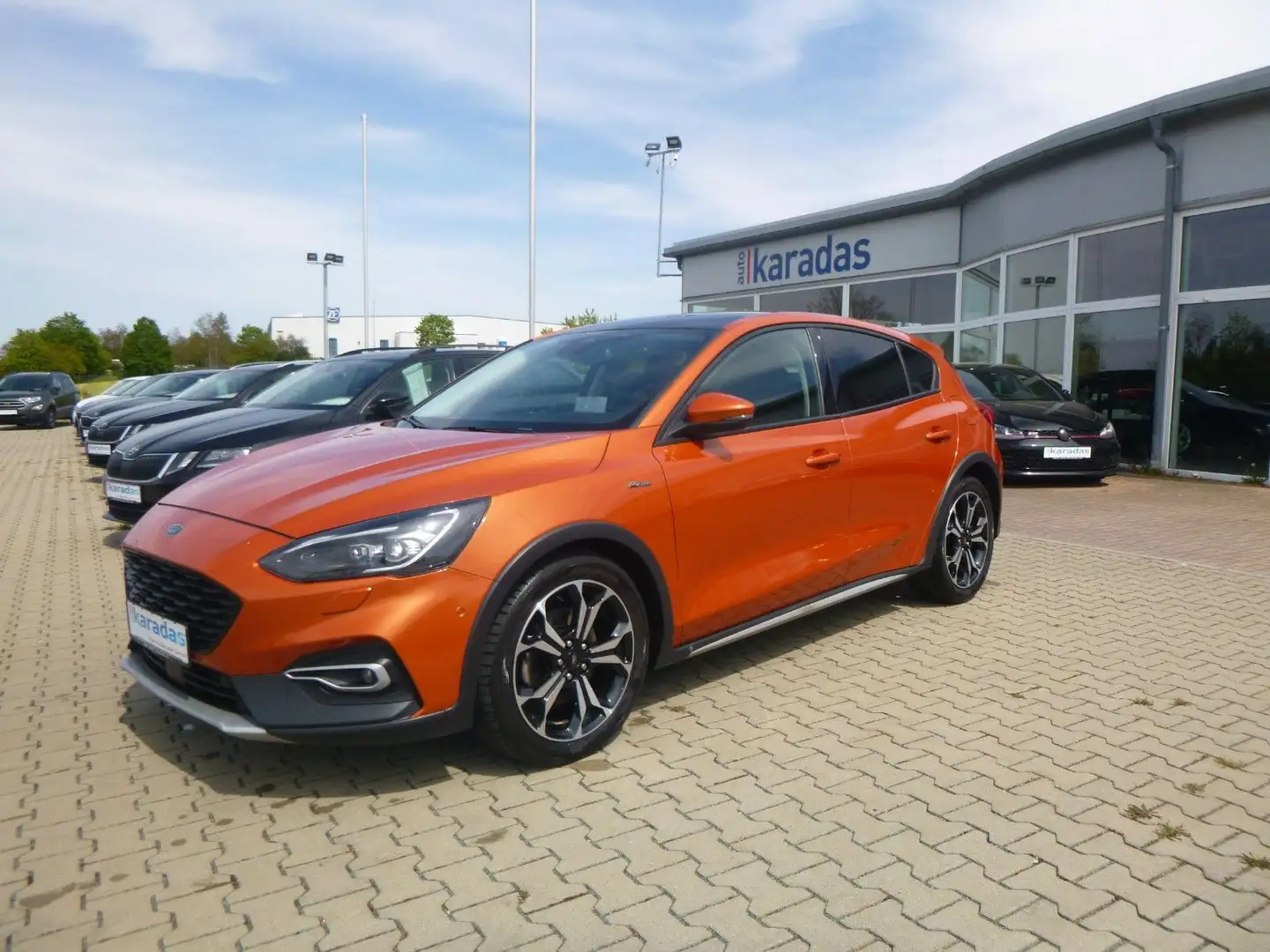 Ford Focus ACTIVE 1,5 EcoB AUT/NAV/LED/PAN/Headup Orange - 1