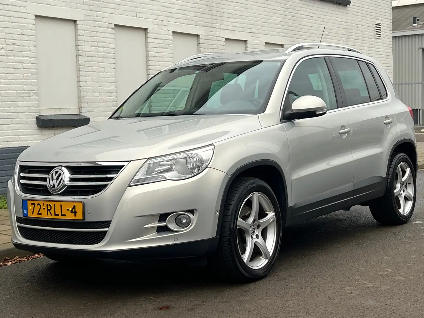 Volkswagen Tiguan 2.0 TDI Sport&Style/Trekhaak/Parkpilot/Clima/Cruis Grijs - 2