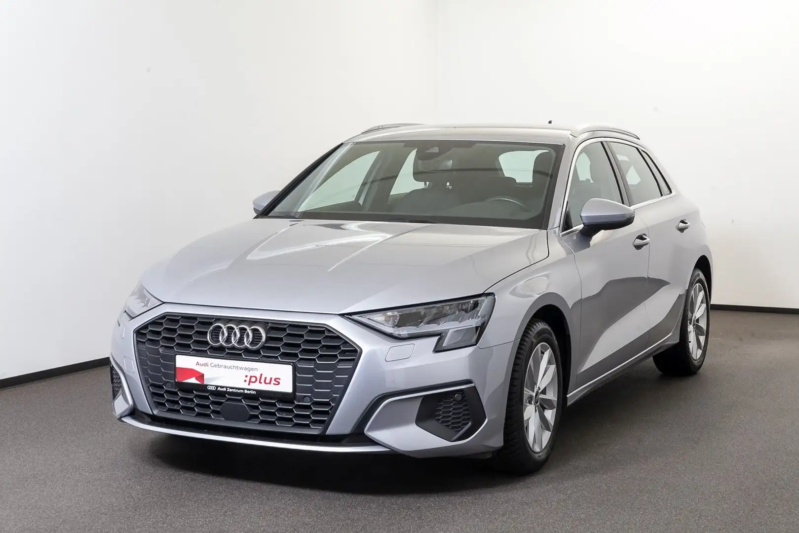 Audi A3 30 TFSI S tr. LED PDC VIRTUAL Srebrny - 2