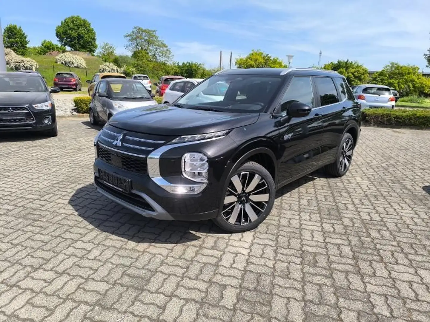 Mitsubishi Outlander 2.4L PHEV Intro Edition Noir - 1