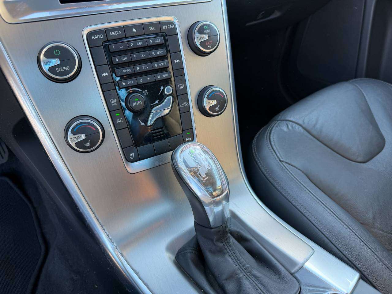 2013 Volvo XC60 T6 thumb 11