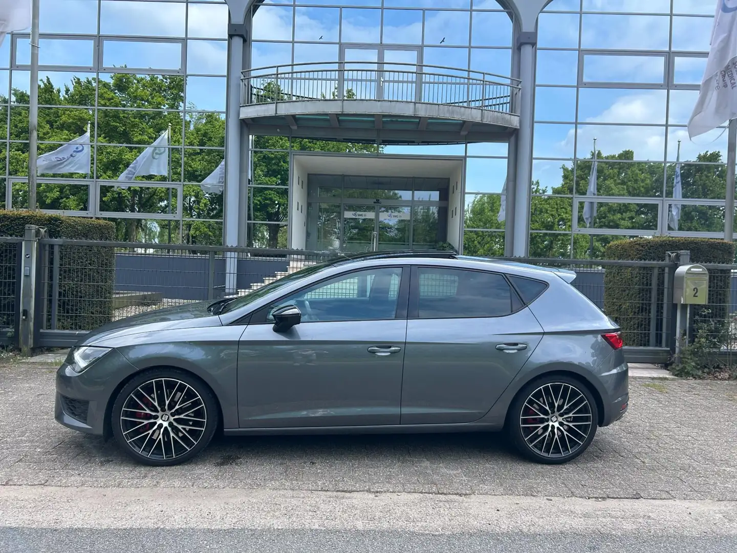 SEAT Leon 2.0 TSI Cupra 280 Automaat ,panoramad Gris - 2