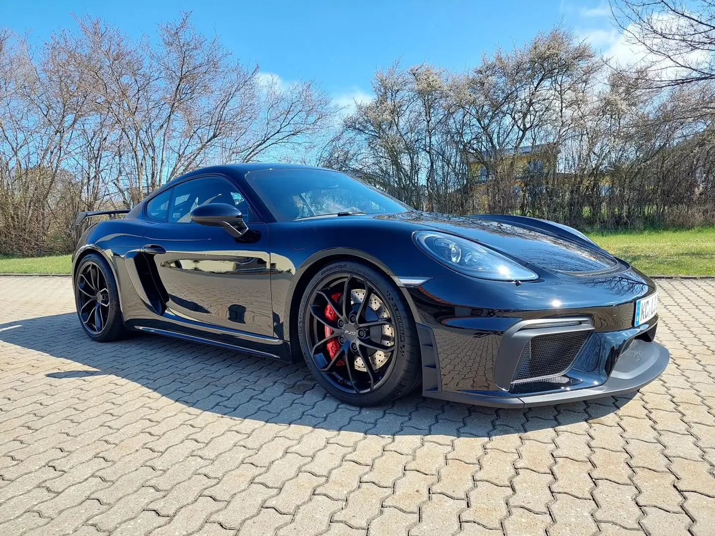 Porsche Cayman 718 GT4 Schwarz - 2