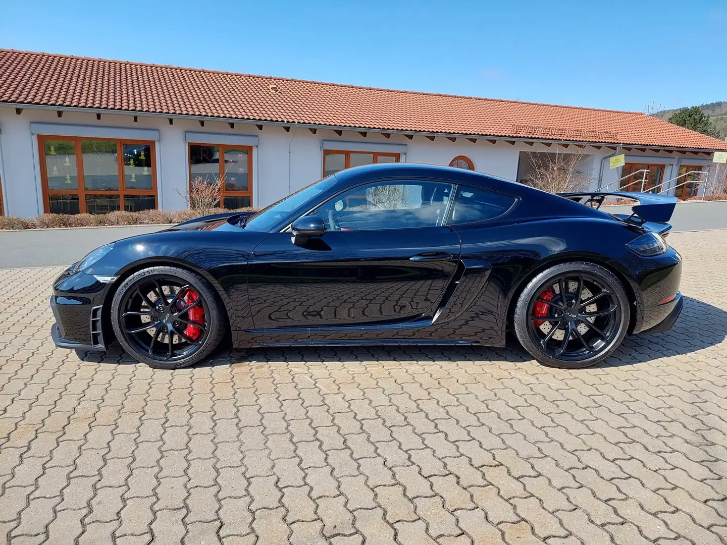 Porsche Cayman 718 GT4 Schwarz - 1