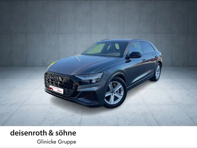 Audi Q8 view 2