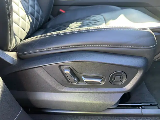 Audi Q8 view 20
