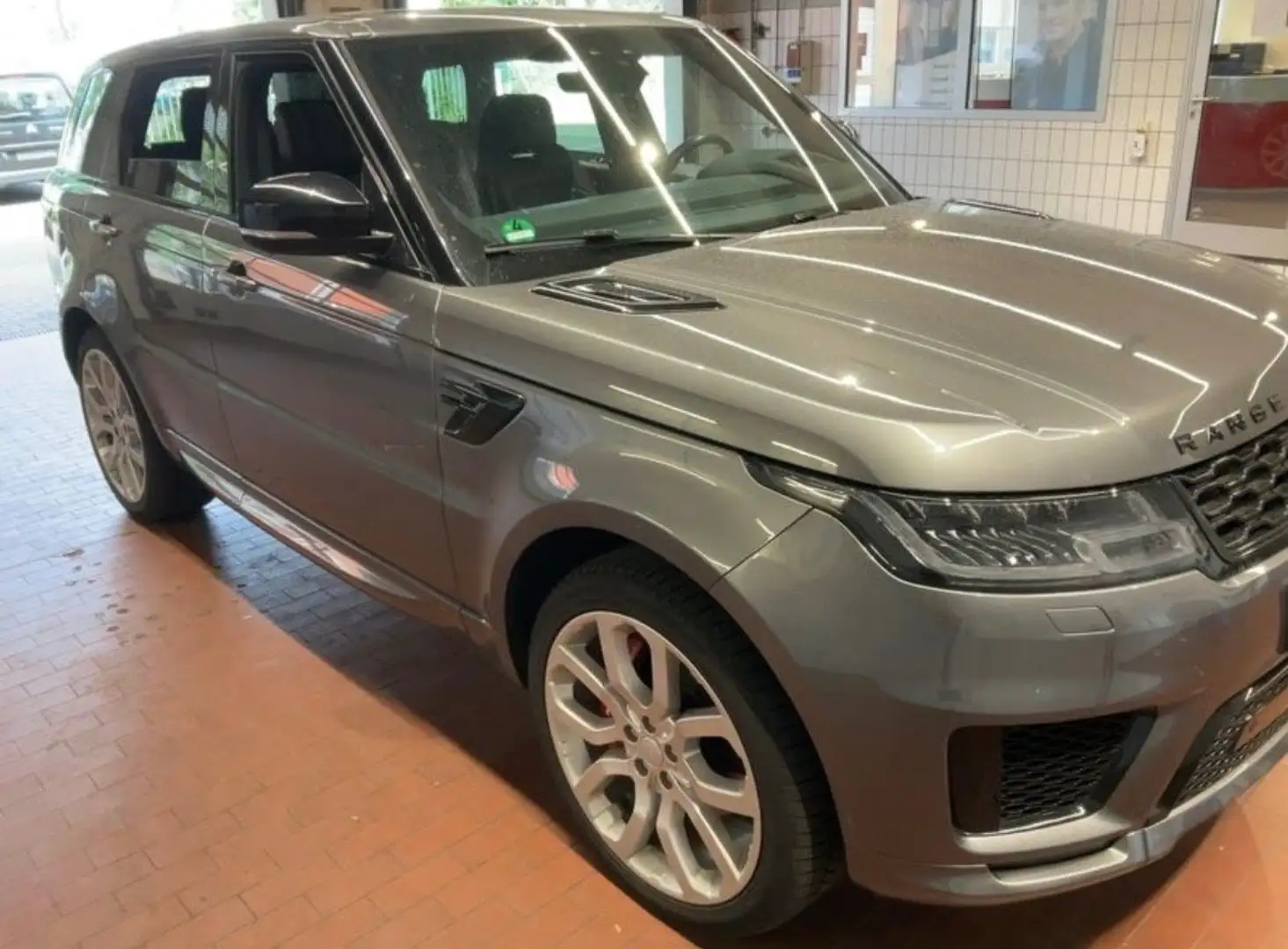 Land Rover Range Rover Sport 4.4 V8 HSE DYNAMIC/PANO/AHK Grau - 2