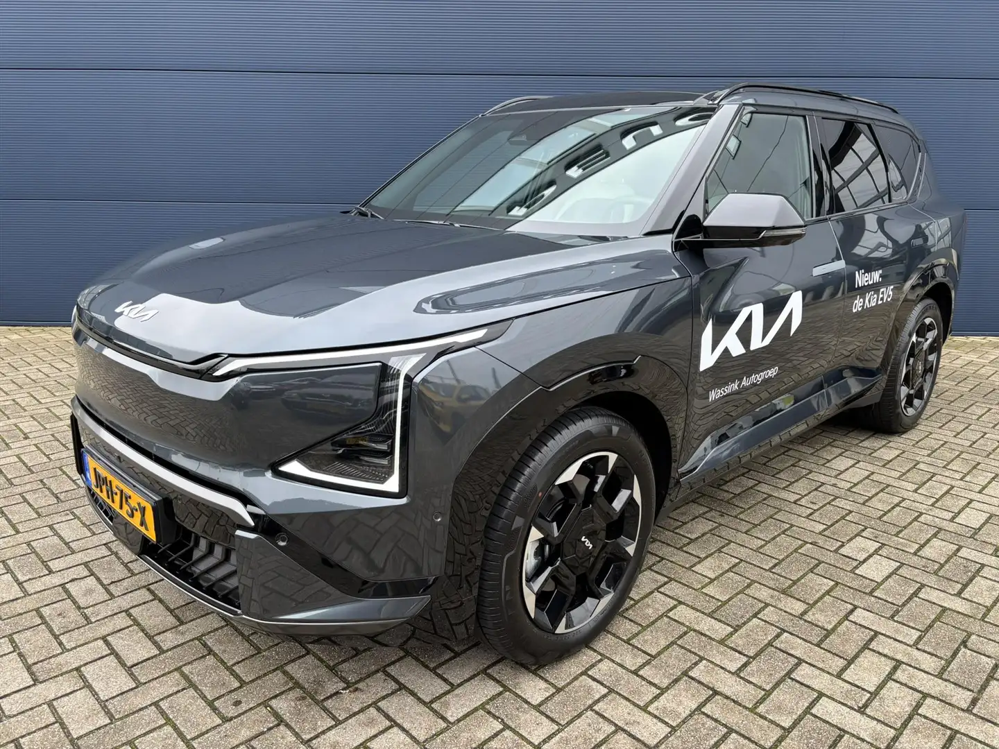 Kia EV5 81,4 kWh 217pk 2WD GT-PlusLine | Navigatie | 360 c Gris - 2