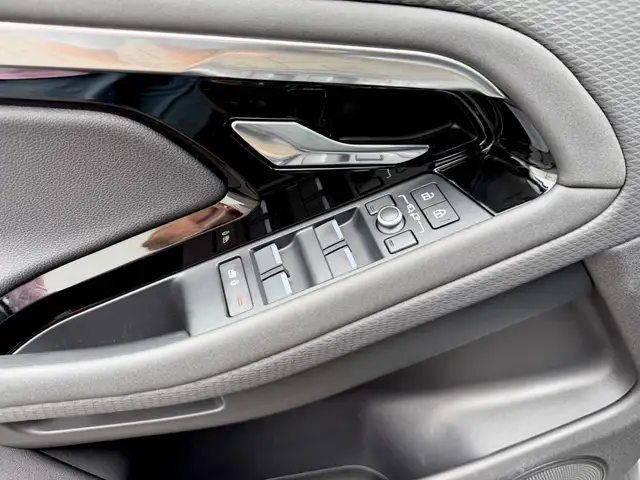 Land Rover Range Rover Evoque view 16