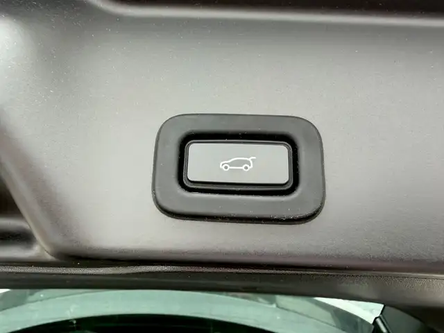 Land Rover Range Rover Evoque view 19