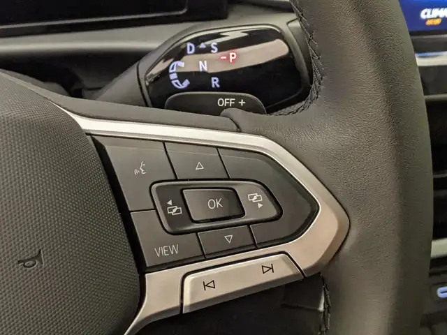 Volkswagen T-Roc view 12