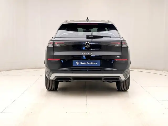Volkswagen T-Roc view 5